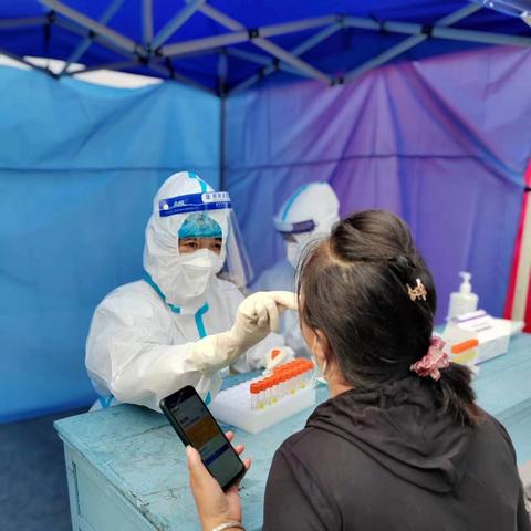 “凌晨组织测核酸？贵阳：和病毒赛跑	” 贵阳核酸检测晚上也会出结果吗？