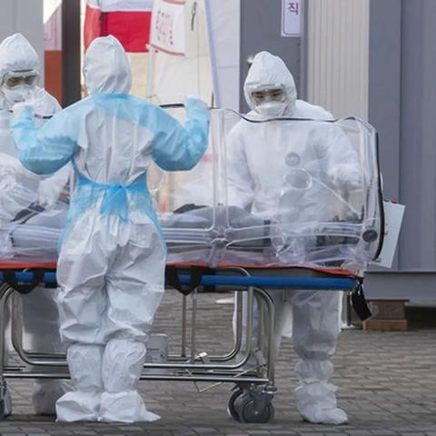 全球单日新增确诊超45万例,全球单日新增确诊超61万例