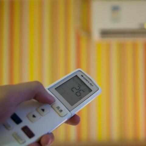 「本土新增连续7天破2万」〃本土新增破百