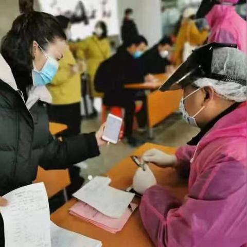 郑州东站多名工作人员感染,郑州东站灾情