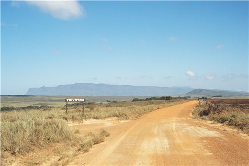 “2021疫情封路最新消息” 最新因疫情封路实况？